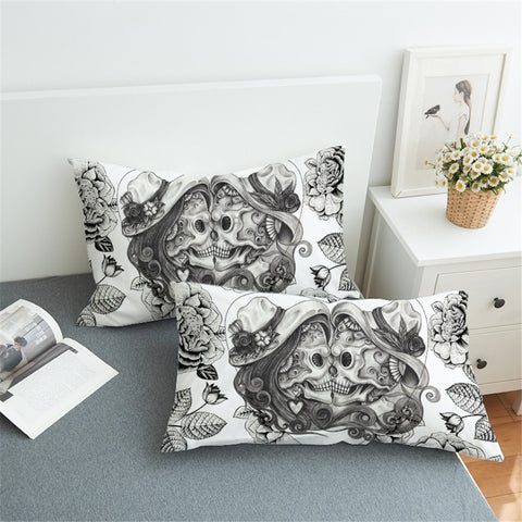 Image of Skull Love Pillowcase