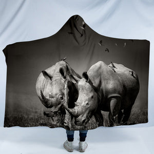 B&W Rhino Duo SW0500 Hooded Blanket