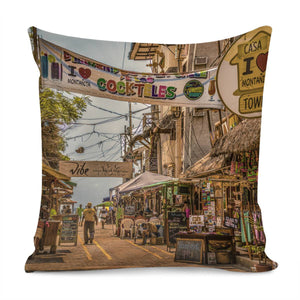 Street Of Montanita, Ecuador Pillow Cover