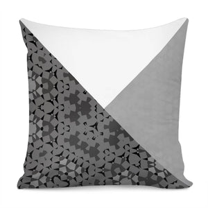 Formes Trio Gris Triangles Pillow Cover