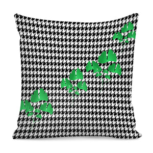Houndstooth Leaf Pillow Cover