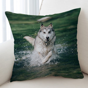 Running White Wolf On River SWKD6136 Cushion Cover