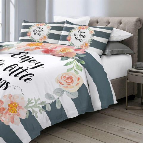Image of Floral Wreath Comforter Set - Beddingify