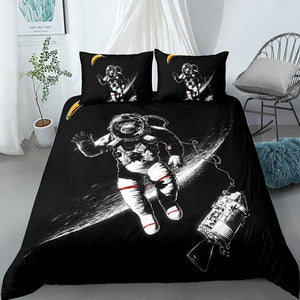 Astronaut In Space Bedding Set - Beddingify